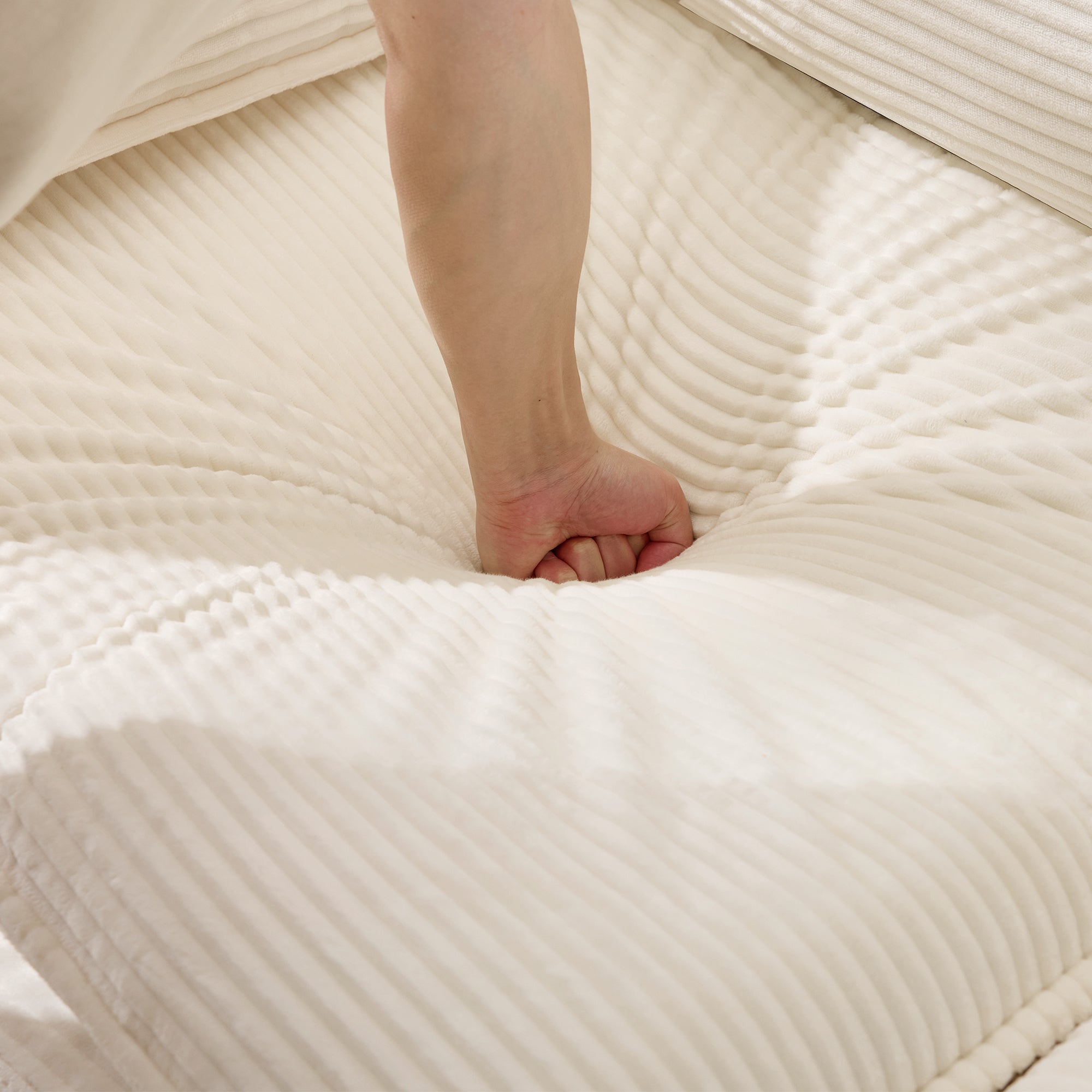 Modern Minimalist Sofa, 2-Seater Comfortable and Spacious, Living Room/Bedroom