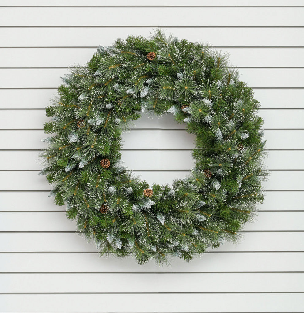 30" Frosted Sierra Wreath 150T
