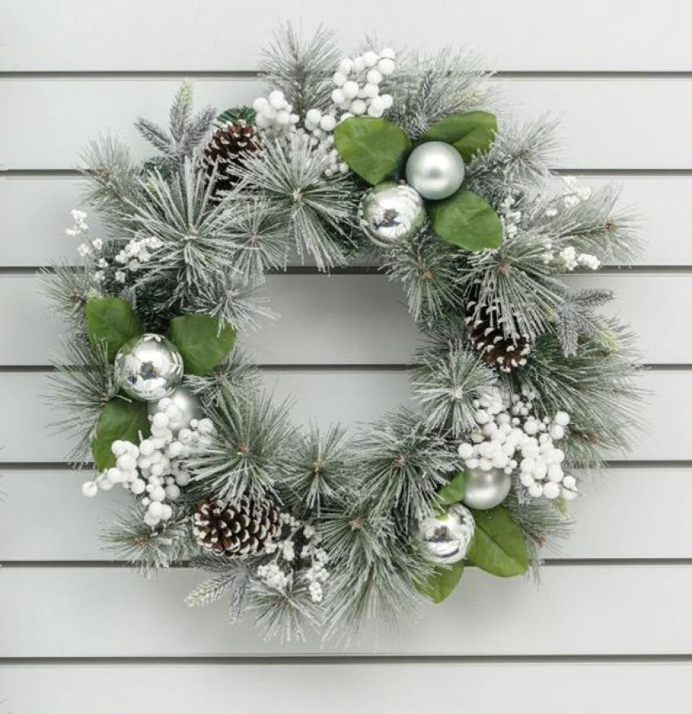 60cm Mixed Ball/Berry Cluster Wreath