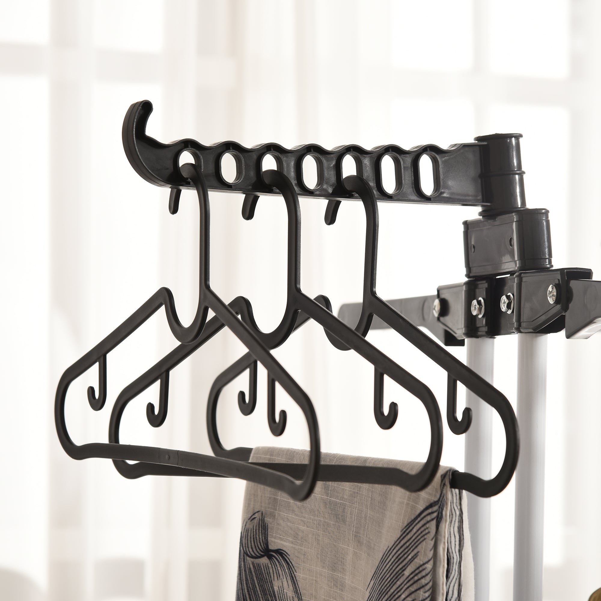 Clothes Drying Rack, Tower-Style 4 Levels Extendable with Wheels, Black